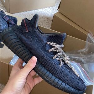 Yeezy Boost 350 V2 Black Static